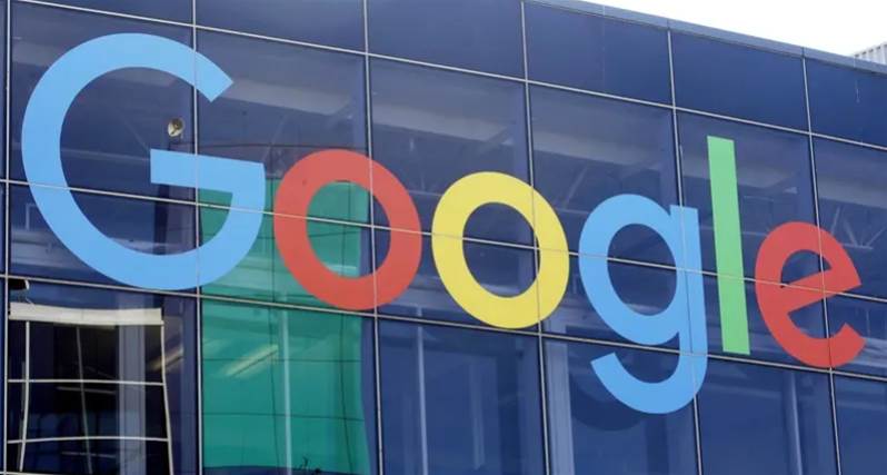 The improper monopolistic behavior of search engines has led the U.S. Department of Justice to contemplate forcing Google to split its business operations